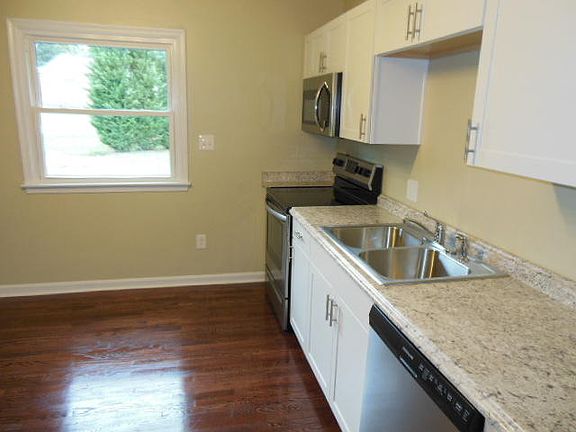 3rd image of 2604 Leemount St