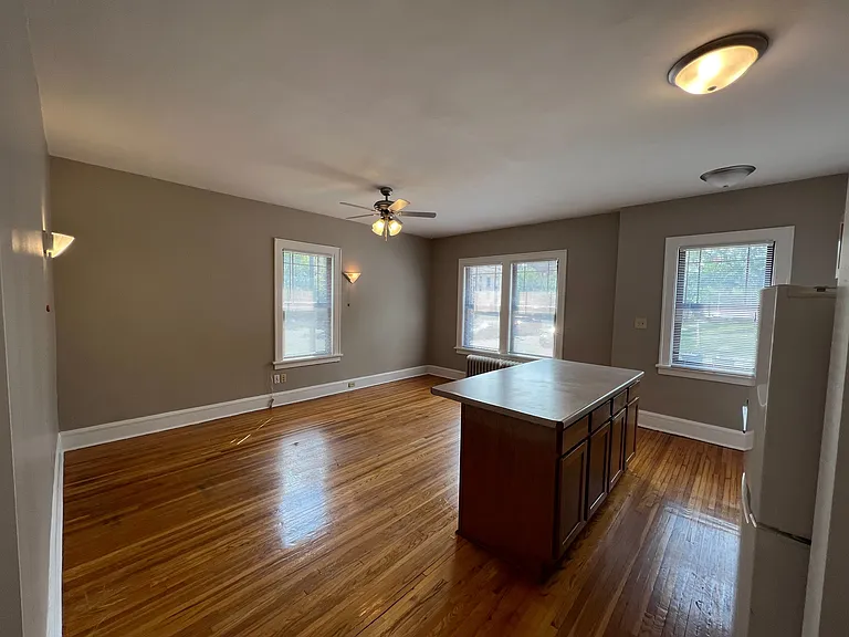 Stevens Square Apartments — Photo 9