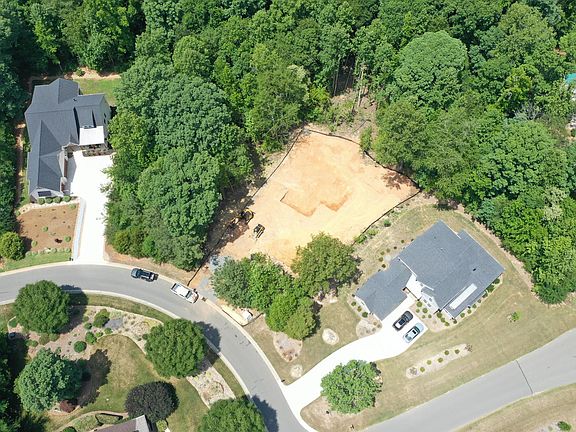 4th image of 79 Lookout Rdg