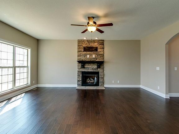 4th image of 126 Timber Spgs