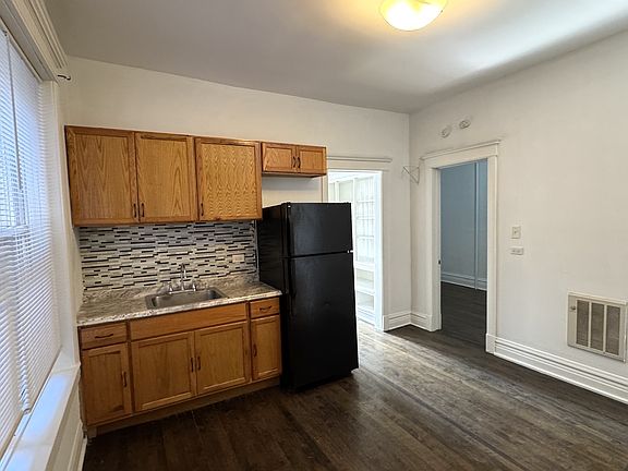 5th image of 2606 S Saint Louis Ave #3