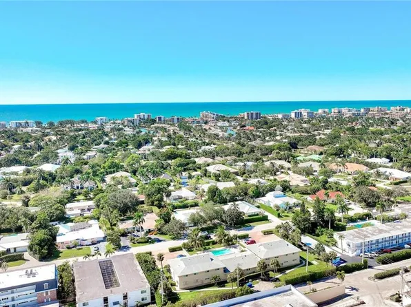 2000 Alamanda DR #104, NAPLES, FL 34102