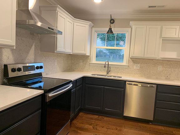 2nd image of 816 Mackenzie Dr