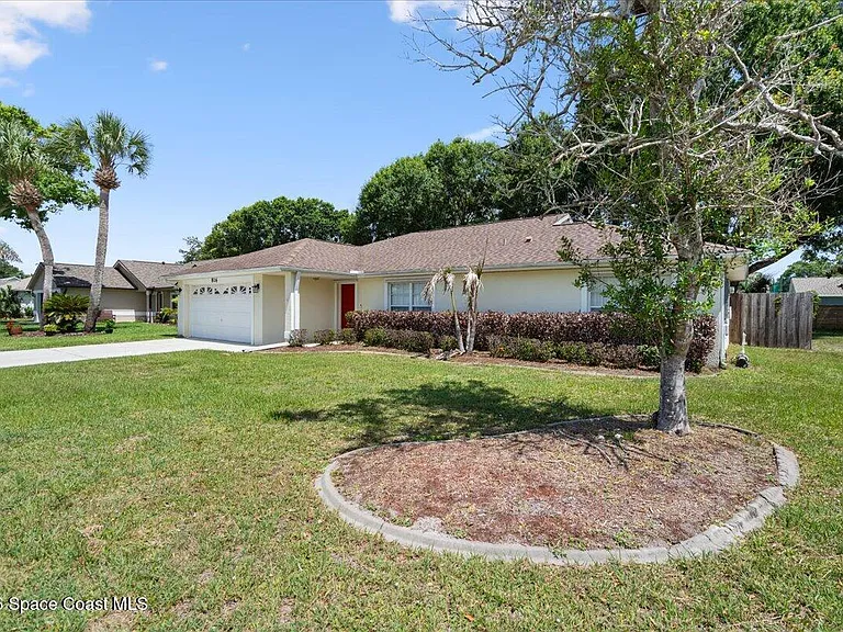 816 Hunters Creek Dr — Photo 4