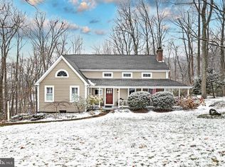 1890 Deamerlyn Dr, York, PA 17406