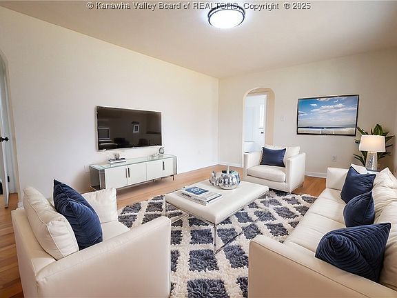 3rd image of 10 Fairview Acres