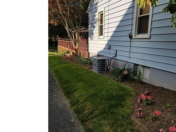 3rd image of 2392 Edgewater Dr