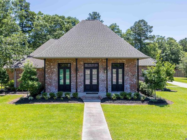 8179 Tranquility Cir, Denham Springs, LA 70706