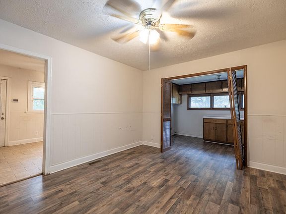 5th image of 4821 17th Ave