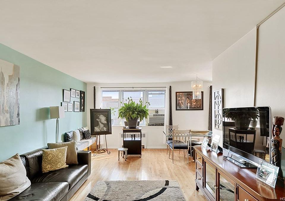 2nd image of 279 N Broadway APT 5H