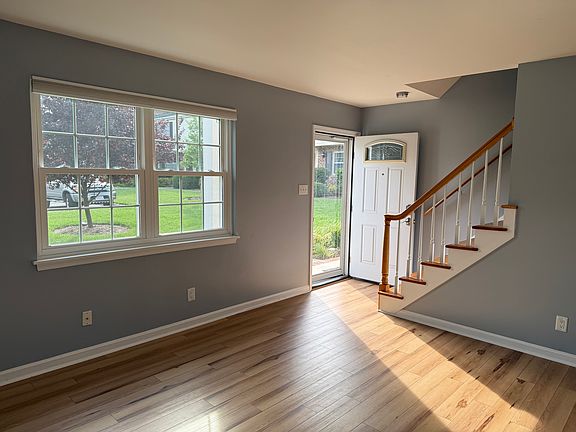 Entryway/living room