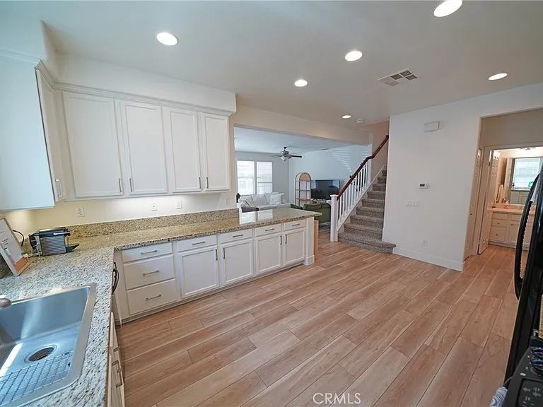 28635 Pietro Dr — Photo 6