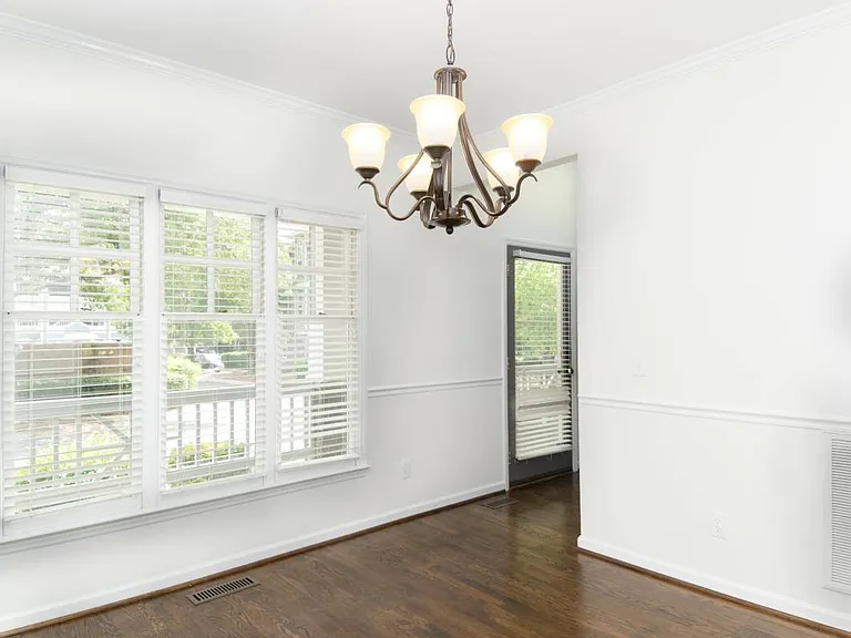 400 Olmsted Park Pl — Photo 6