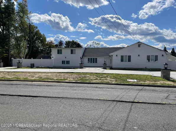 404 Deal Rd, Ocean, NJ 07712