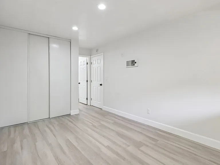 The Ridge Apartments in City Heights — Photo 15