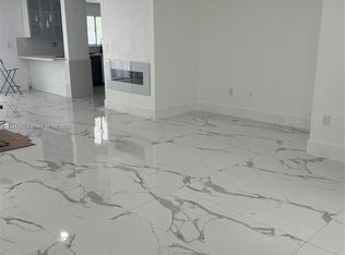 321 NE 212th St, Miami, FL 33179