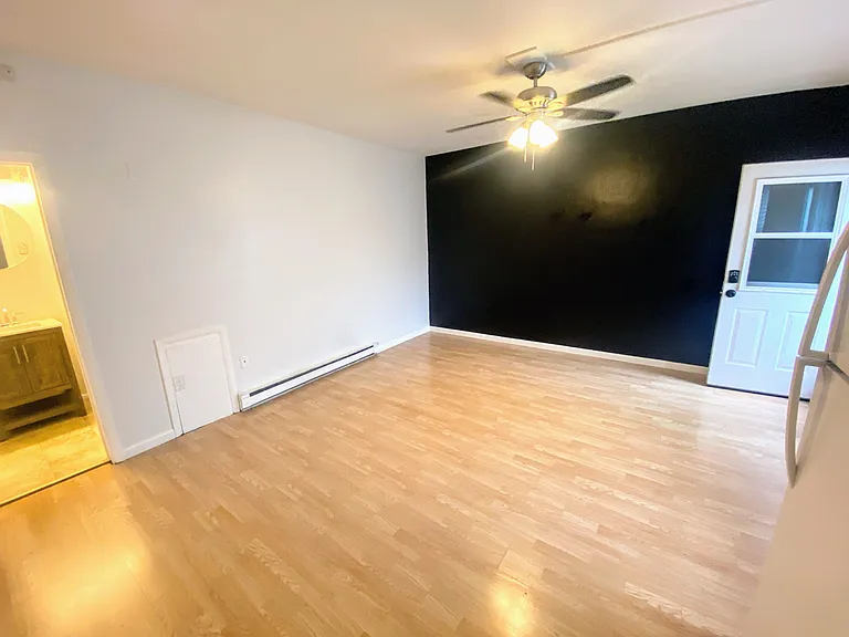 146 W High St #12 — Photo 12