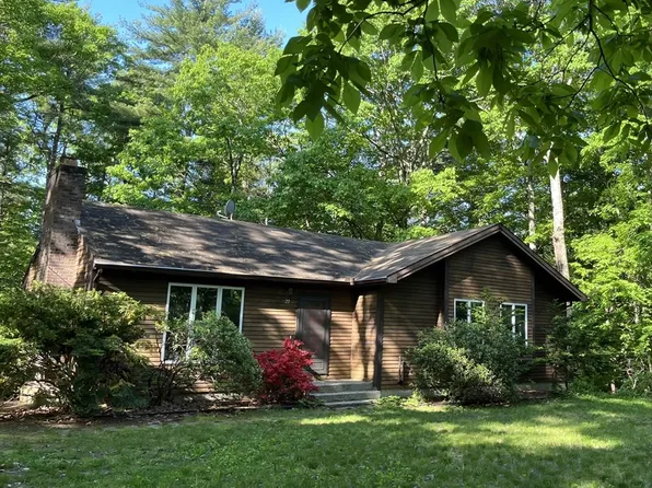 22 Raymond Dr, Belchertown, MA 01007