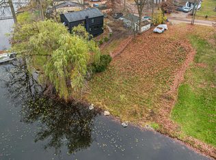 1225 Grove Point Dr, White Lake, MI