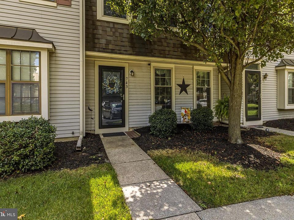 1st image of 743 Garrison Ct