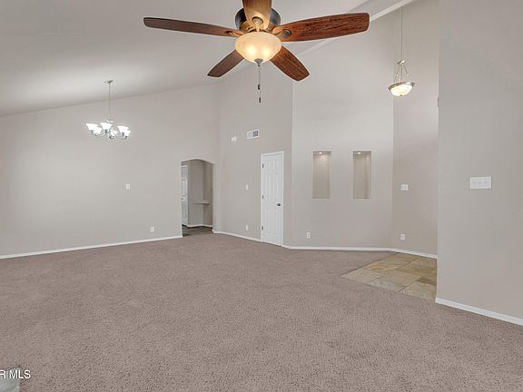 5th image of 4748 Beacham St