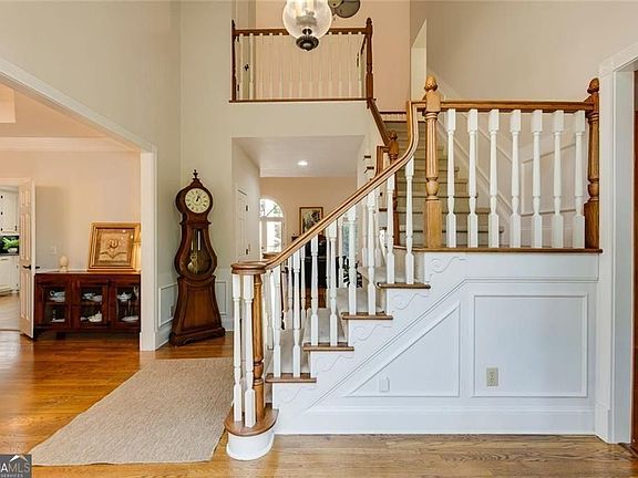 5th image of 2010 Stonehedge Rd