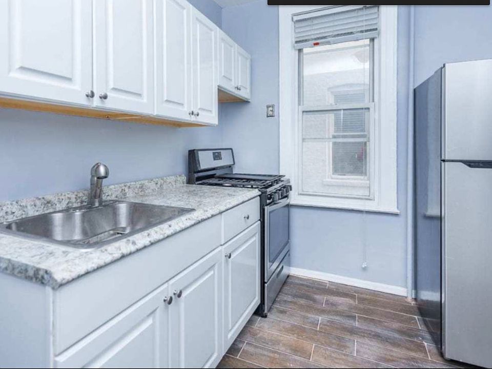 1st image of 30-50 33rd St #1R