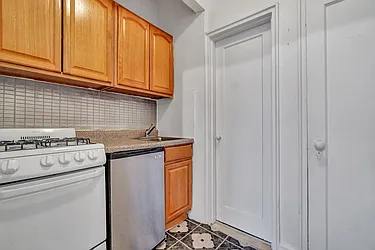 Rented by Avi Nash Associates