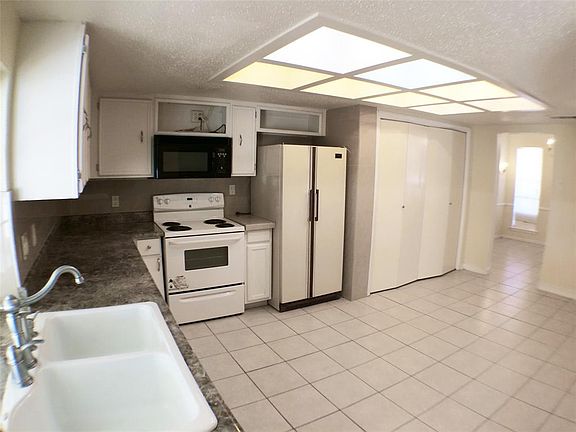 5th image of 2102 Matterhorn Dr