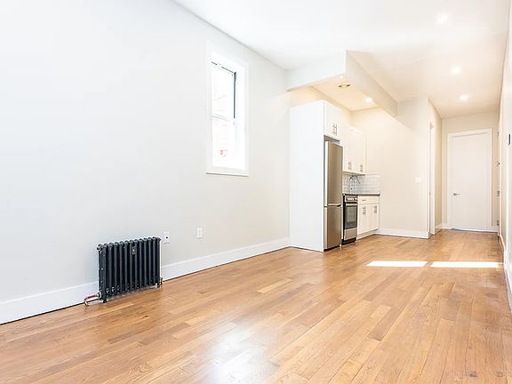 2nd image of 168 Jefferson Ave APT 1