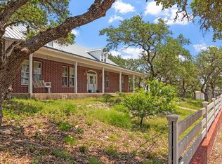 770 Homestead Dr, Fredericksburg, TX 78624