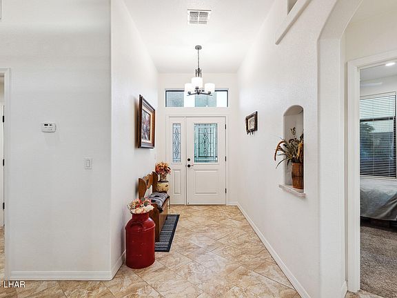 5th image of 2037 E Crystal Dr