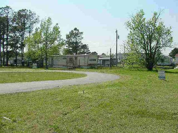 5th image of 127-135 Shell Dr