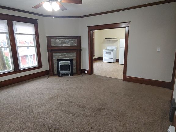 2nd image of 102 Franklin St APT 2