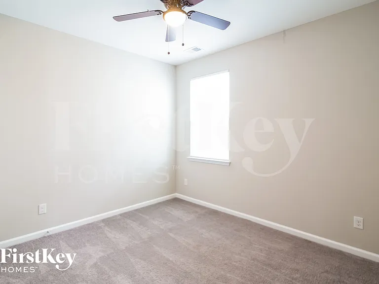 169 Greenwich Dr — Photo 12