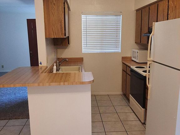 5th image of 20402 N 6th Dr Unit 5