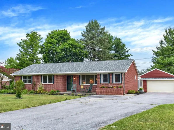 225 E Glenn Rd, Hershey, PA 17033