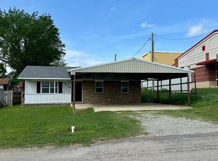 308 NE 3rd St, Kingston, OK 73439