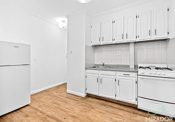 Rented by Mirador Real Estate | media 9