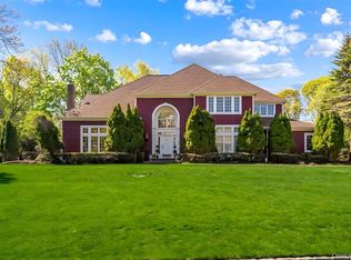 8 China Lane, Setauket, NY 11733