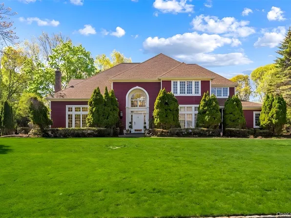 8 China Lane, Setauket, NY 11733
