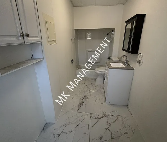 405 S Main Ave #5 — Photo 5