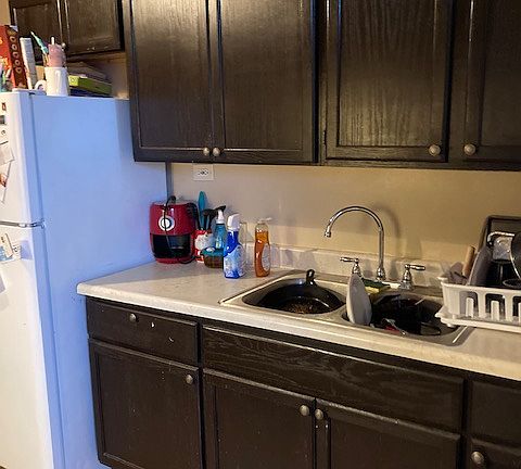 3rd image of 10212 S King Dr APT 2E