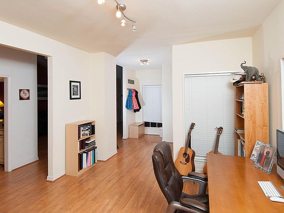4th image of 5 Granburg Cir