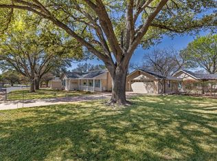 211 W Driftwood Dr, Fredericksburg, TX 78624