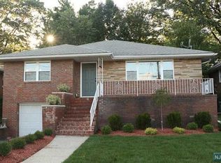 1063 Jassamine Way, Fort Lee, NJ 07024
