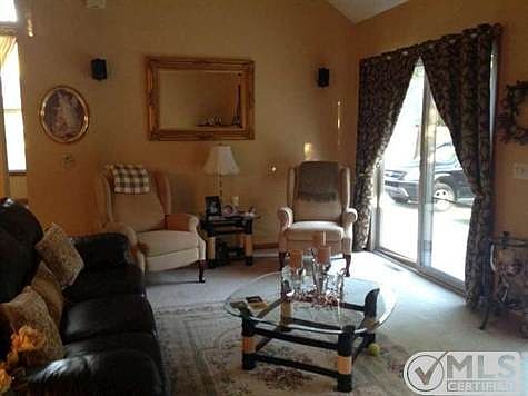 3rd image of 1348 Crestbrook Ave