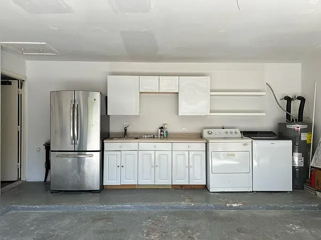 2 car garage with laundry room