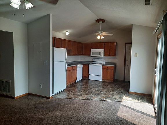 4th image of 906 Washington Ave SE #208
