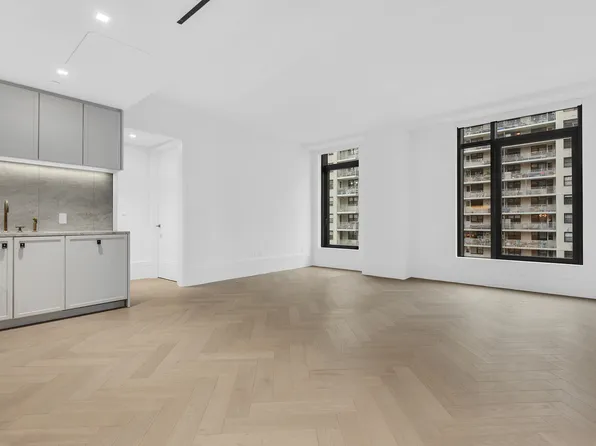 310 East 86th Street image 8 of 16